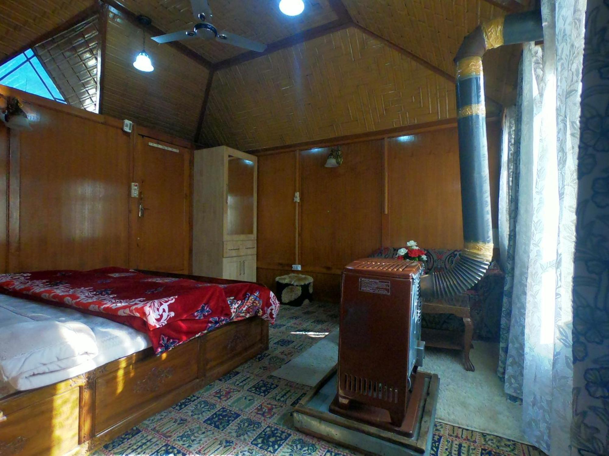 Goona Palace Houseboats Срінагар Екстер'єр фото