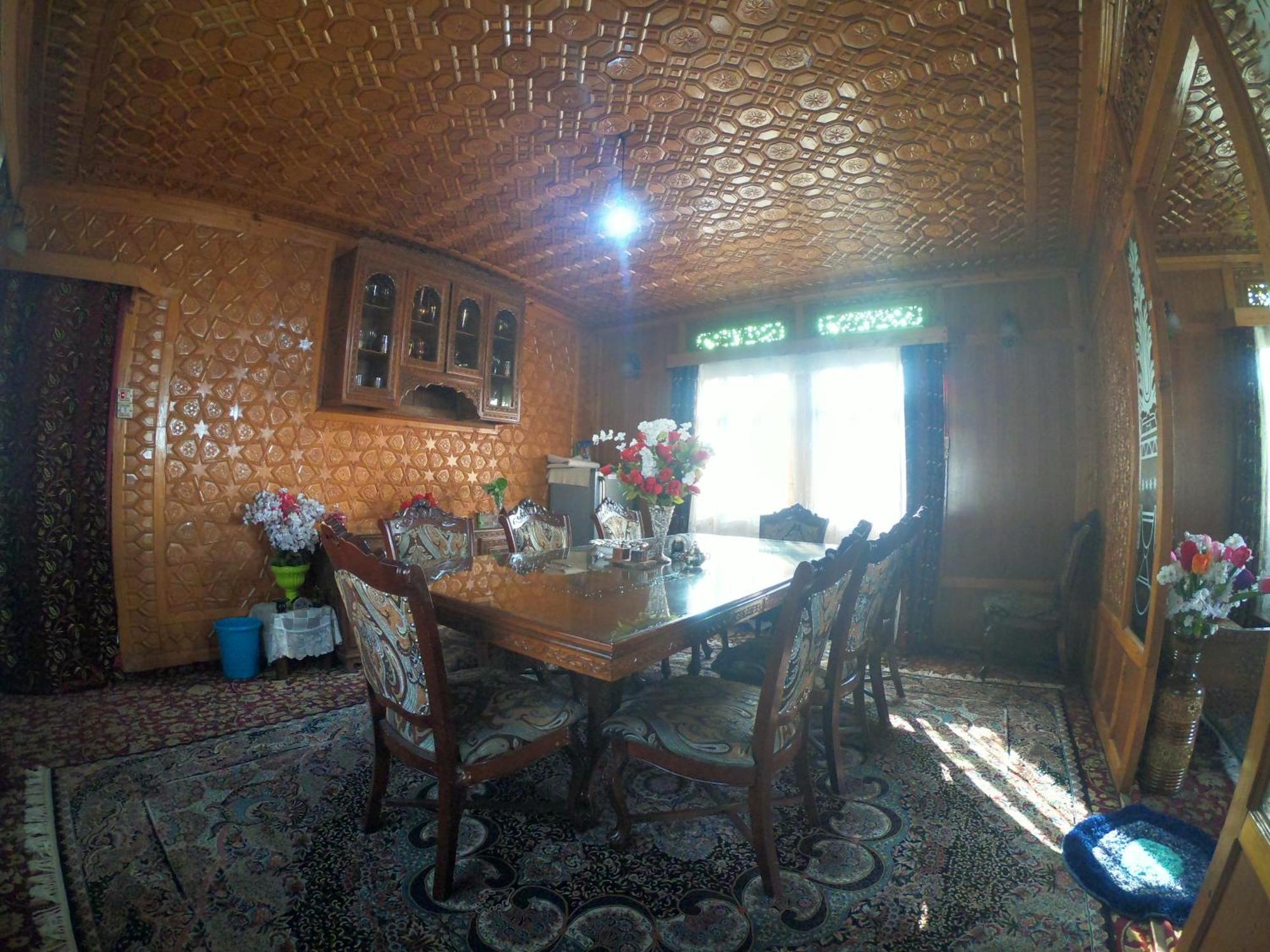 Goona Palace Houseboats Срінагар Екстер'єр фото