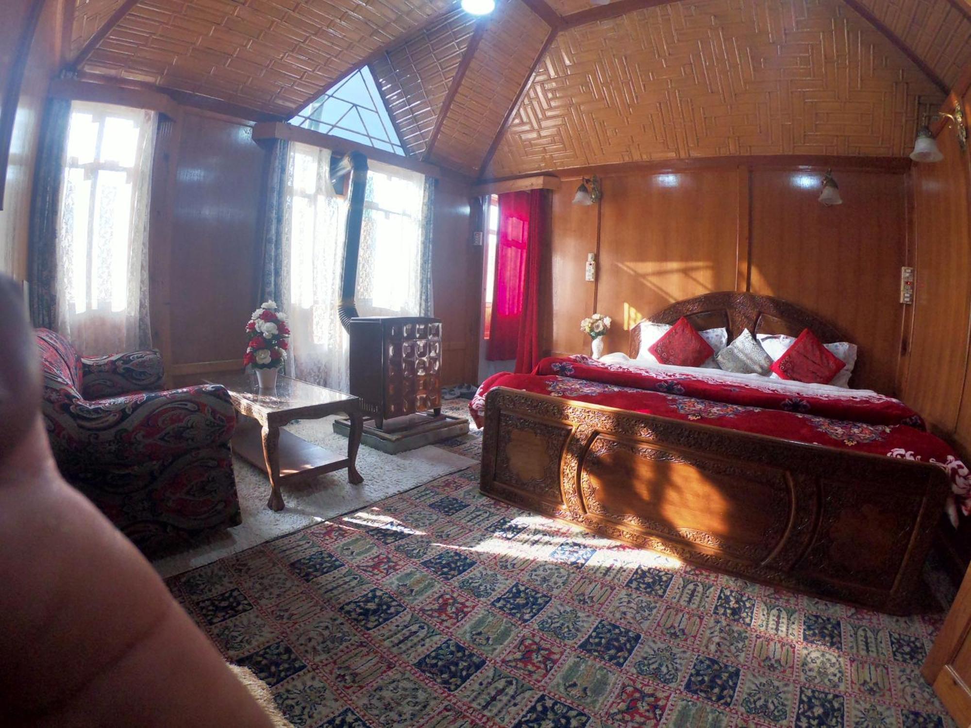 Goona Palace Houseboats Срінагар Екстер'єр фото