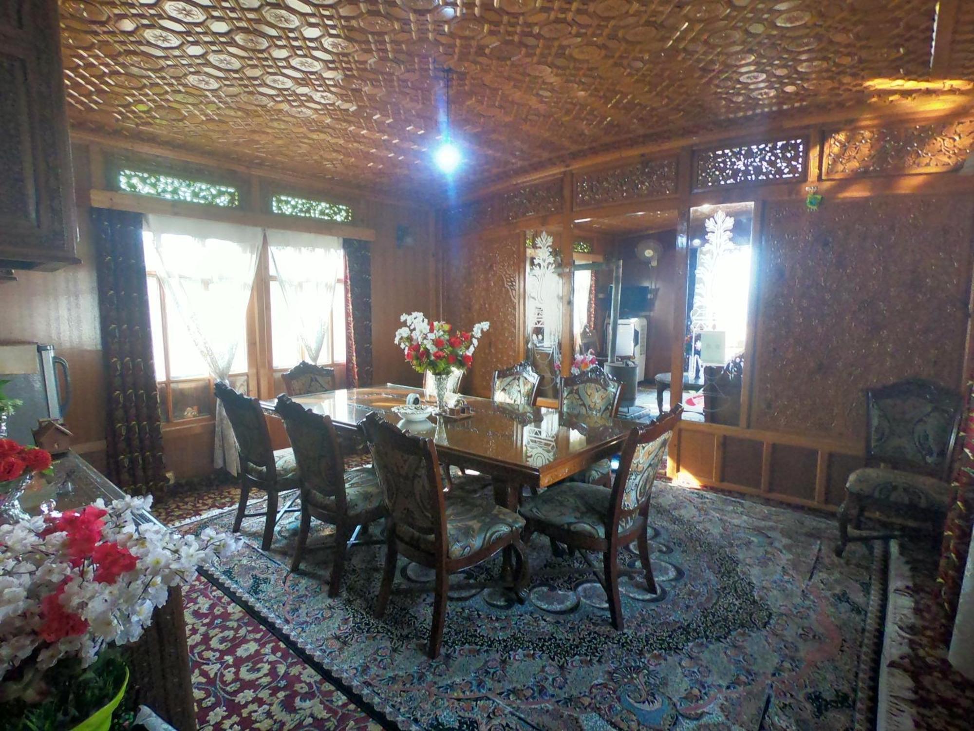 Goona Palace Houseboats Срінагар Екстер'єр фото
