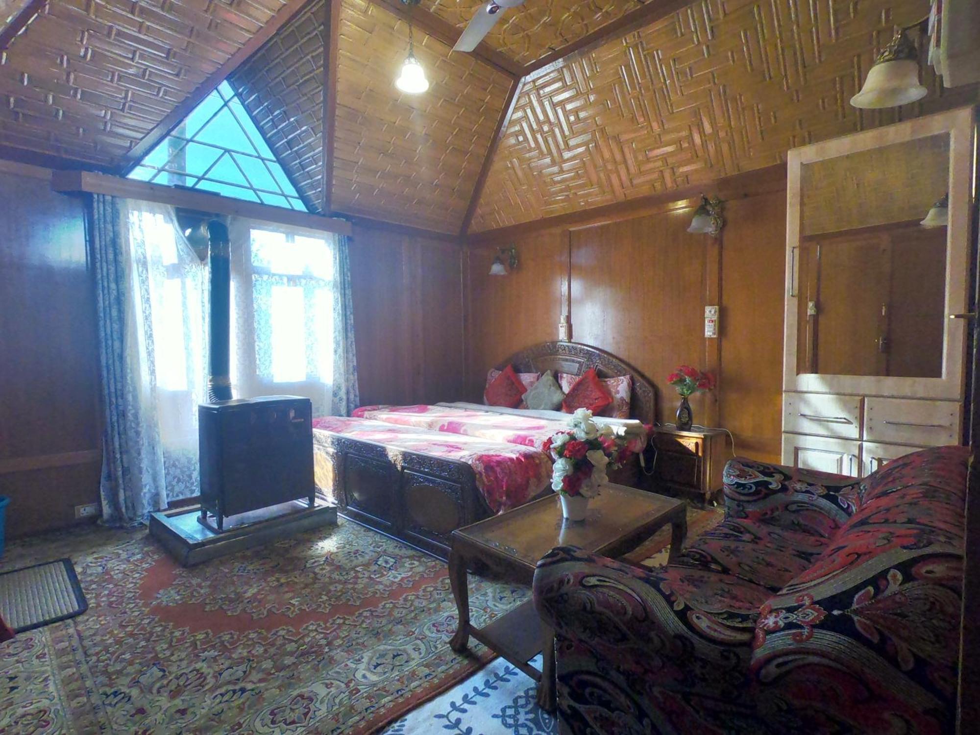 Goona Palace Houseboats Срінагар Екстер'єр фото