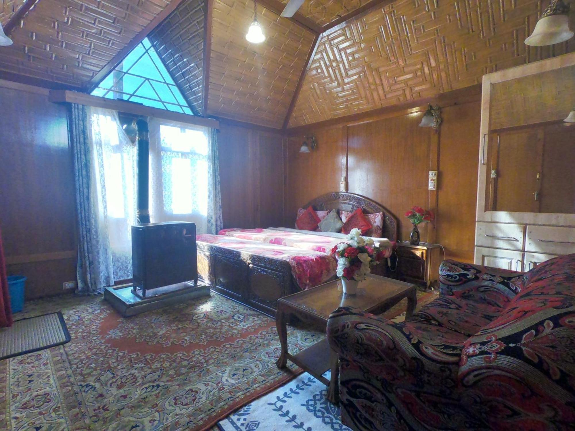 Goona Palace Houseboats Срінагар Екстер'єр фото