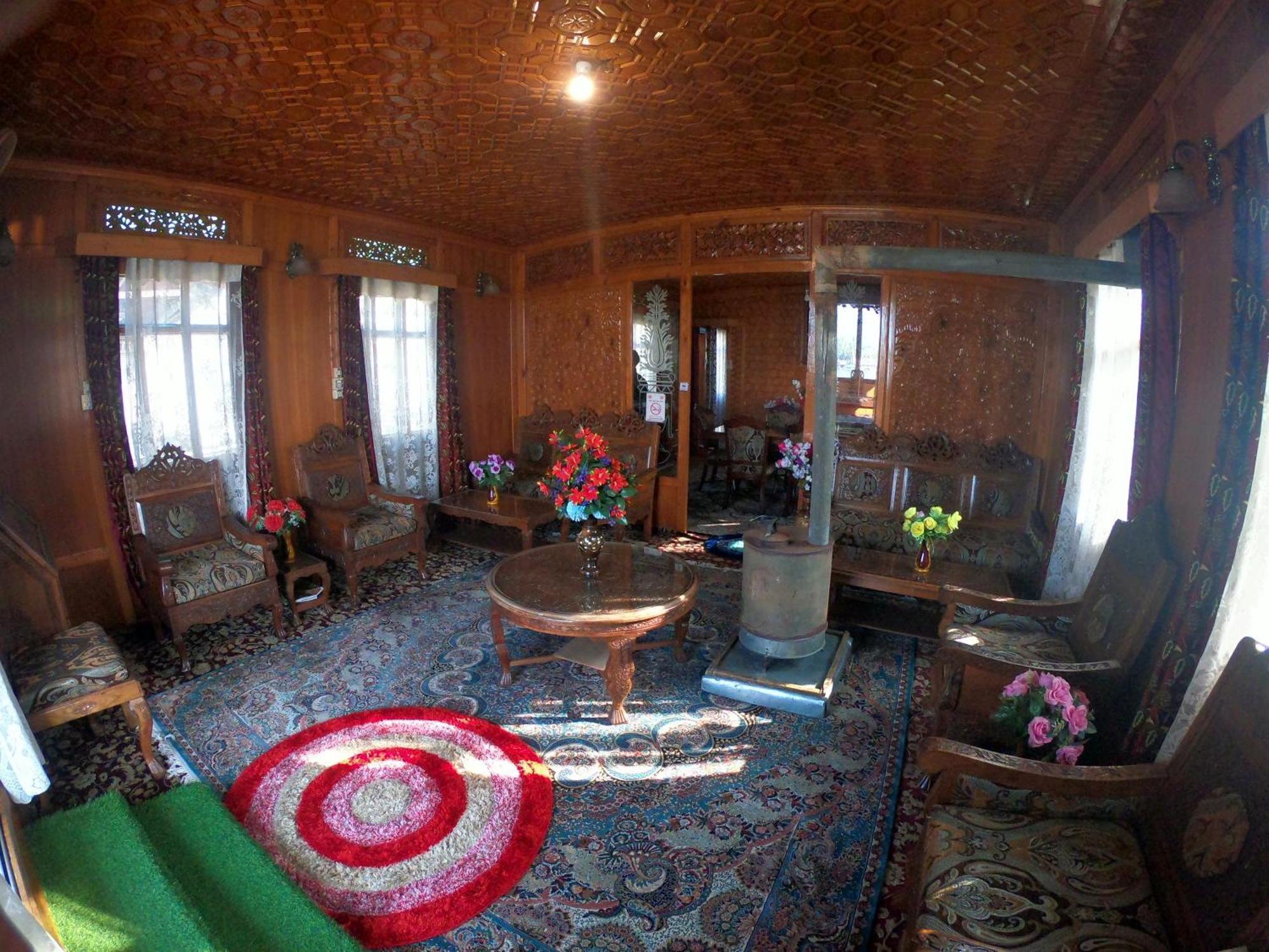 Goona Palace Houseboats Срінагар Екстер'єр фото