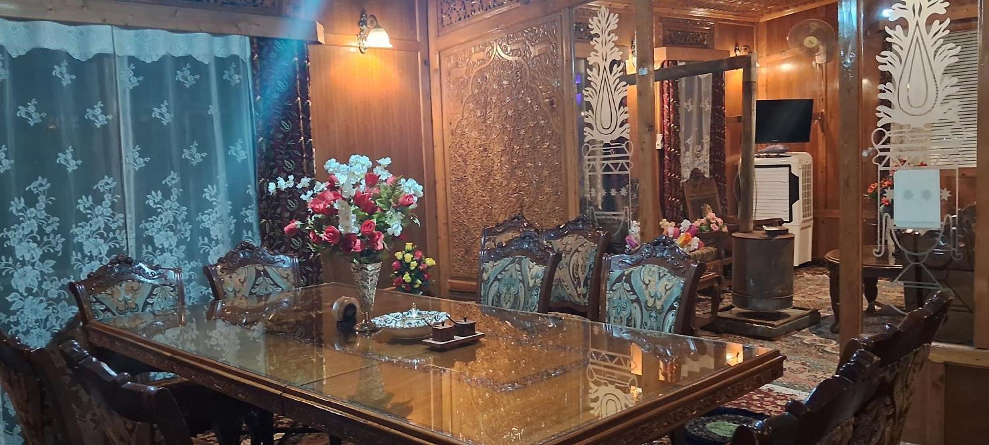 Goona Palace Houseboats Срінагар Екстер'єр фото