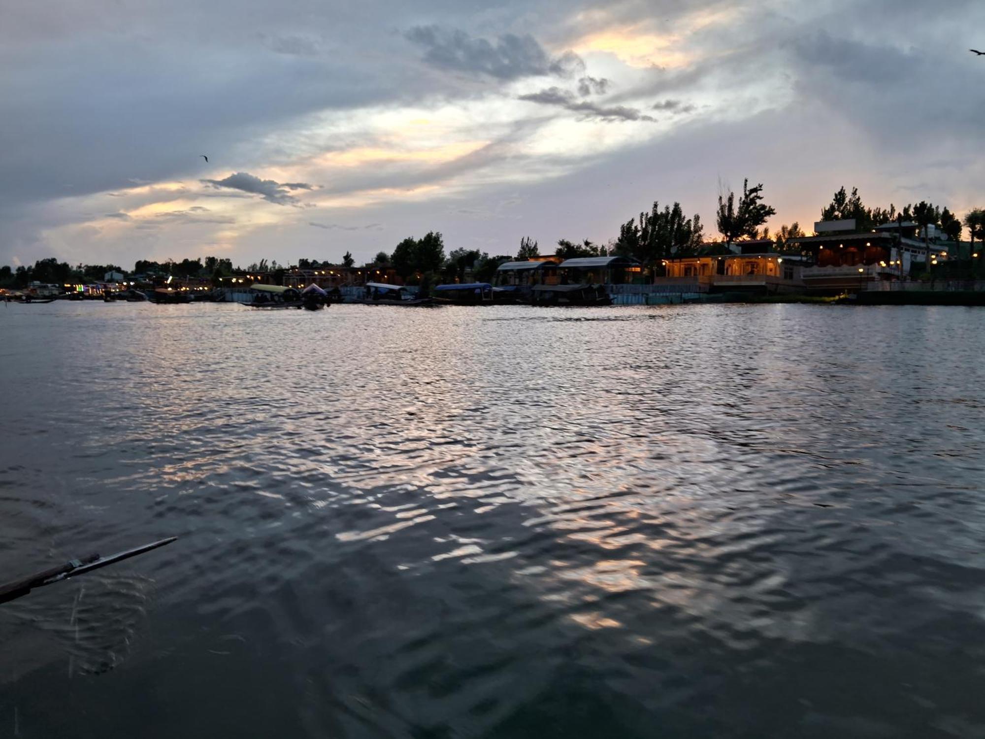 Goona Palace Houseboats Срінагар Екстер'єр фото