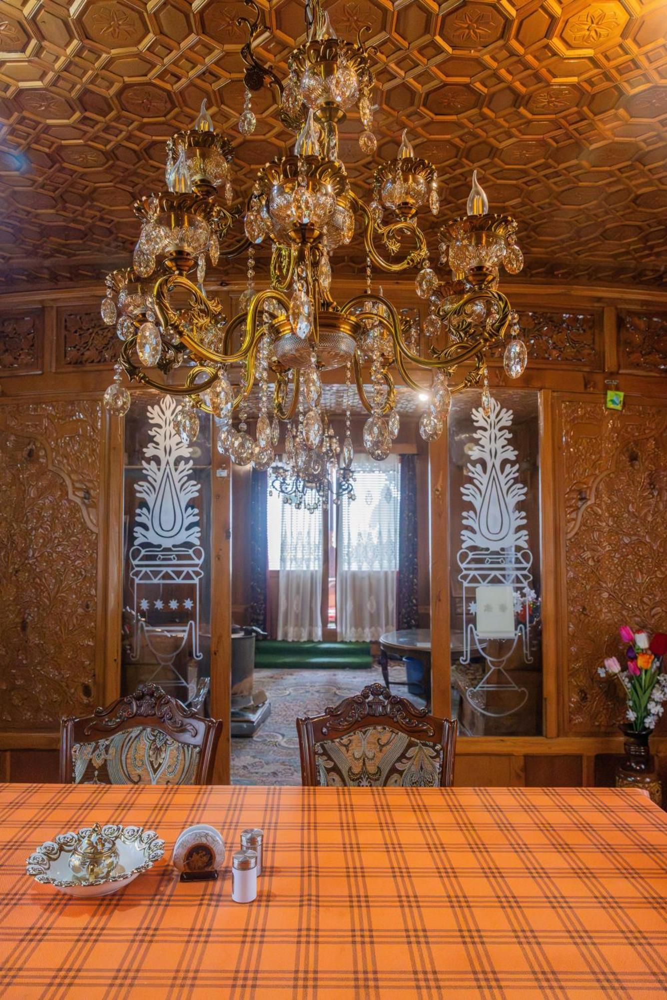Goona Palace Houseboats Срінагар Екстер'єр фото