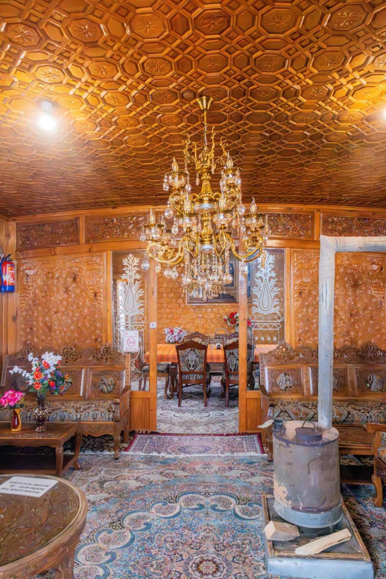 Goona Palace Houseboats Срінагар Екстер'єр фото