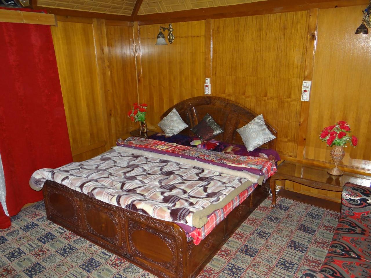 Goona Palace Houseboats Срінагар Екстер'єр фото