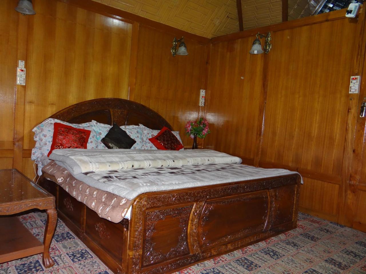 Goona Palace Houseboats Срінагар Екстер'єр фото